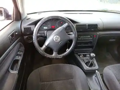 Véhicule à la ferraille volkswagen                                         passat b5 (3b2)                                                                                                                                                                                                                                            1.9 tdi                                                                                                                                                                                                                                                    de l'année 2000 alimenté avg