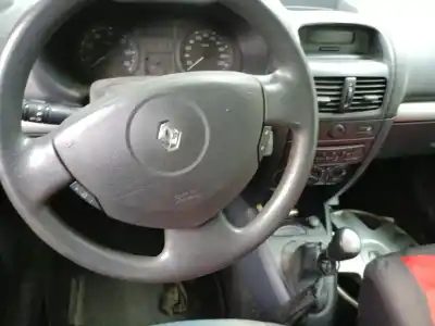 Veículo de Sucata renault clio ii (bb_, cb_) 1.5 dci (b/cb08) do ano 2005 alimentado k9kb702