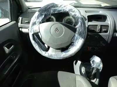 Veículo de Sucata renault clio ii (bb_, cb_) 1.5 dci (bb3n, cb3n) do ano 2008 alimentado k9kw718