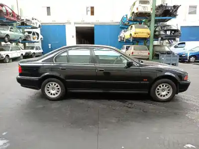Veicolo di demolizione bmw 5 (e39) 535 i dell'anno 1997 alimentato 358s1