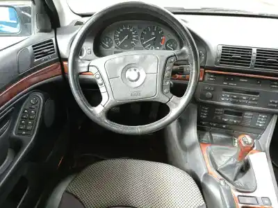 Veicolo di demolizione bmw 5 (e39) 535 i dell'anno 1997 alimentato 358s1