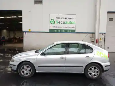 Véhicule à la ferraille seat                                               leon (1m1)                                                                                                                                                                                                                                                 1.6 16v                                                                                                                                                                                                                                                    de l'année 2001 alimenté azd