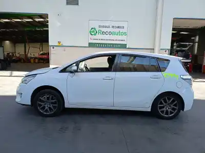 Véhicule à la ferraille toyota                                             verso                                                                                                                                                                                                                                                      (_r2_) 1.6 d4-d (war20_)                                                                                                                                                                                                                                   de l'année 2015 alimenté n47c16a