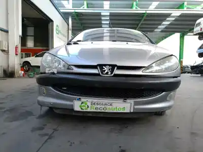 Veículo de Sucata peugeot 206 fastback (2a/c) 2.0 hdi 90 do ano 2003 alimentado rhy