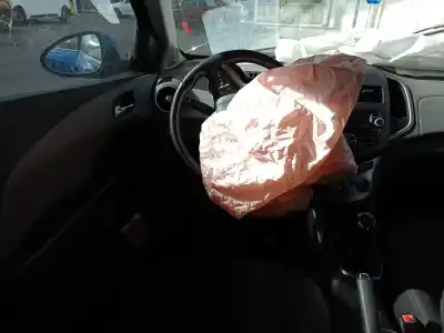 Veículo de Sucata chevrolet aveo 1.4 cat do ano 2011 alimentado a14xer