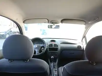 Veículo de Sucata peugeot 206 fastback (2a/c) 1.4 i do ano 2000 alimentado kfx