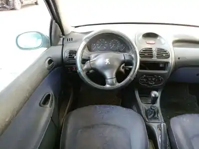 Veículo de Sucata peugeot 206 fastback (2a/c) 1.4 i do ano 2000 alimentado kfx
