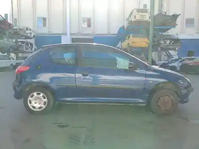 Veículo de Sucata peugeot 206 fastback (2a/c) 1.4 i do ano 2000 alimentado kfx