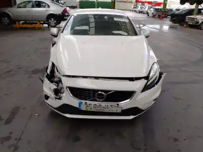Veículo de Sucata volvo v40 fastback (525) d3 do ano 2019 alimentado d4204t16