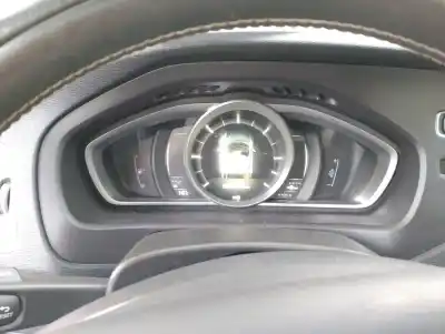 Veículo de Sucata volvo v40 fastback (525) d3 do ano 2019 alimentado d4204t16