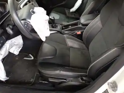 Veículo de Sucata volvo v40 fastback (525) d3 do ano 2019 alimentado d4204t16