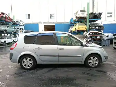 Scrapping Vehicle renault grand scénic ii (jm0/1_) 1.9 dci (jm0g, jm12, jm1g, jm2c) of the year 2004 powered f9qs8121