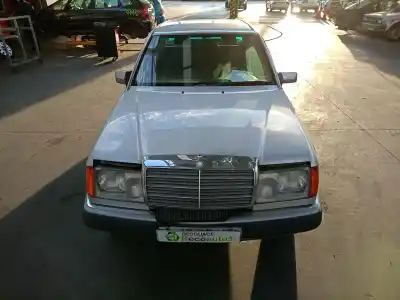 Здавання транспортного засобу mercedes                                           124 sedán (w124)                                                                                                                                                                                                                                           300 e                                                                                                                                                                                                                                                      року 1992 потужний m104980