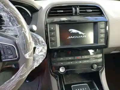 Veicolo di demolizione jaguar xe (x760) 2.0 d dell'anno 2015 alimentato 204dta(aj20d4)