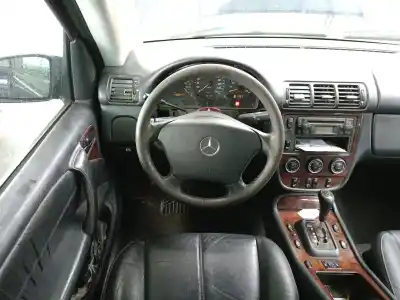 Veicolo di demolizione mercedes-benz clase m (w163) ml 350 dell'anno 2003 alimentato 112970