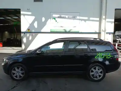 Sloopvoertuig VOLVO V50 (545) 2.0 D van het jaar 2006 aangedreven D4204T