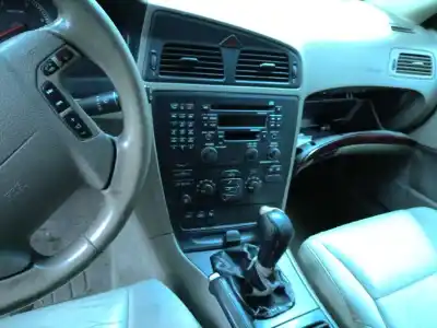 Здавання транспортного засобу volvo v70 ii (285) d5 року 2003 потужний d 5244 t