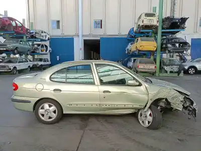 Scrapping Vehicle renault megane i classic (la0/1_) 1.6 16v (la00, la04, la0b, la11, la16, la19, la1j, la1k,... of the year 2000 powered k4ma700