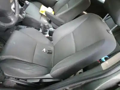 Hurda Aracı toyota corolla verso (zer_, zze12_, r1_) 2.0 d-4d (cur10_) yılın 2005 güçlü 1cdftv