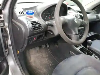 Veicolo di demolizione peugeot 206 fastback (2a/c) 1.4 i dell'anno 2000 alimentato kfx