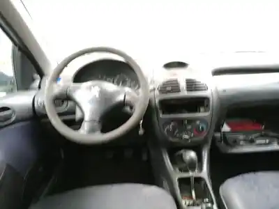 Veicolo di demolizione peugeot 206 fastback (2a/c) 1.4 i dell'anno 2000 alimentato kfx