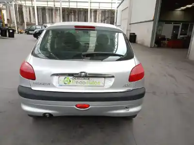Veicolo di demolizione peugeot 206 fastback (2a/c) 1.4 i dell'anno 2000 alimentato kfx