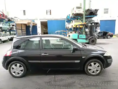 Scrapping Vehicle renault megane ii (bm0/1_, cm0/1_) 1.9 dci (bm0g, cm0g) of the year 2004 powered f9qb800