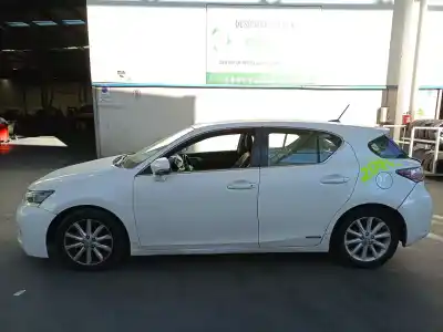 Veículo de Sucata LEXUS CT (ZWA10_) 200H (ZWA10_) do ano 2011 alimentado 2ZR