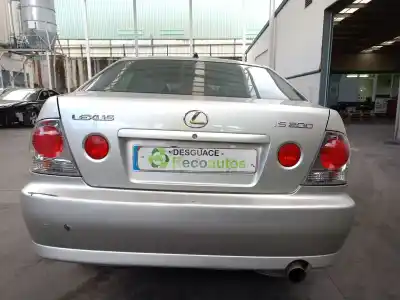 Veicolo di demolizione lexus is i (_e1_) 200 (gxe10) dell'anno 2003 alimentato 1gfe