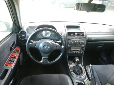 Veicolo di demolizione lexus is i (_e1_) 200 (gxe10) dell'anno 2003 alimentato 1gfe