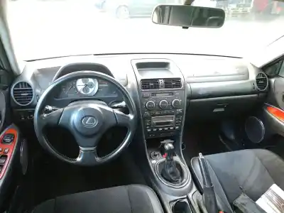 Veicolo di demolizione lexus is i (_e1_) 200 (gxe10) dell'anno 2003 alimentato 1gfe