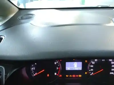 Sloopvoertuig kia carens iv 1.6 gdi van het jaar 2017 aangedreven g4fd