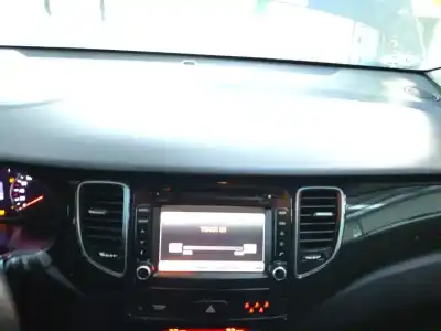 Sloopvoertuig kia carens iv 1.6 gdi van het jaar 2017 aangedreven g4fd