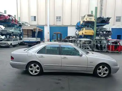 Veículo de Sucata mercedes-benz clase e (w210) e 270 cdi (210.016) do ano 2003 alimentado 612961