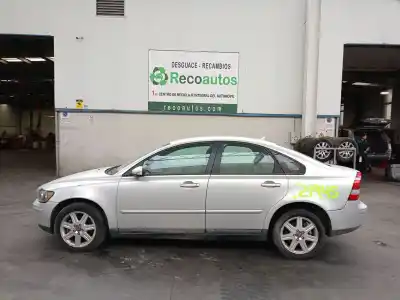 Scrapping Vehicle VOLVO S40 II (544) 2.0 D of the year 2004 powered D4204T