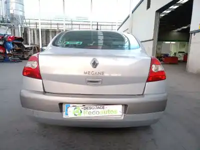 Verschrottungsfahrzeug renault megane ii sedán (lm0/1_) 1.9 dci (lm0g, lm1g, lm2c) des jahres 2003 angetrieben f9qb800
