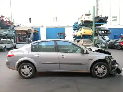 Verschrottungsfahrzeug renault megane ii sedán (lm0/1_) 1.9 dci (lm0g, lm1g, lm2c) des jahres 2003 angetrieben f9qb800