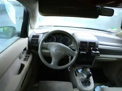 Scrapping Vehicle audi a2 (8z0) 1.4 of the year 2001 powered aua