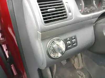 Vehicul casat volkswagen touran (1t1, 1t2) 2.0 tdi 16v al anului 2004 alimentat bkd