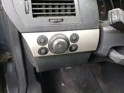Véhicule à la ferraille opel astra h twintop (a04) 1.9 cdti (l67) de l'année 2006 alimenté z19dth