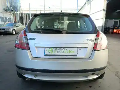 Veículo de Sucata fiat stilo (192_) 1.9 jtd (192_xe1a) do ano 2003 alimentado 192 a1.000,192 b4.000,937 a7.000