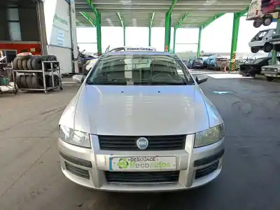 Veículo de Sucata fiat stilo (192_) 1.9 jtd (192_xe1a) do ano 2003 alimentado 192 a1.000,192 b4.000,937 a7.000