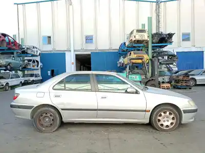 Sloopvoertuig peugeot 406 (8b) 2.0 16v van het jaar 1998 aangedreven rfv