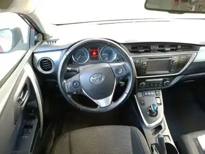 Scrapping Vehicle toyota auris (_e18_) 1.8 hybrid (zwe186_) of the year 2014 powered 2zr