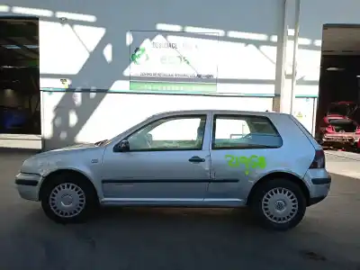 Sloopvoertuig volkswagen                                         golf iv berlina (1j1)                                                                                                                                                                                                                                      1.9 tdi                                                                                                                                                                                                                                                    van het jaar 2005 aangedreven alh