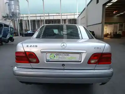 Veículo de Sucata mercedes-benz clase e (w210) e 220 cdi (210.006) do ano 1999 alimentado 611961