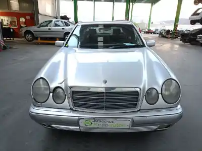 Veículo de Sucata mercedes-benz clase e (w210) e 220 cdi (210.006) do ano 1999 alimentado 611961