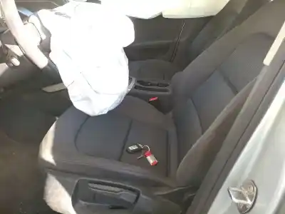 Здавання транспортного засобу audi a4 b8 avant (8k5) 2.0 tdi року 2009 потужний caga