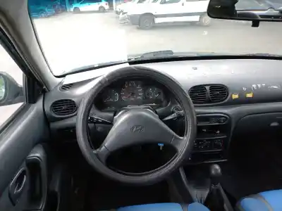 Veículo de Sucata hyundai accent i (x-3) 1.3 i 12v do ano 1999 alimentado g4eh