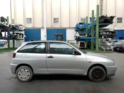 Veículo de Sucata seat ibiza (6k) 1.6 do ano 1999 alimentado abu